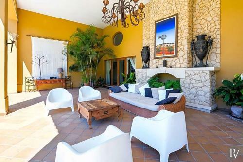Alvor Villa Sleeps 12 Pool Air Con Wifi