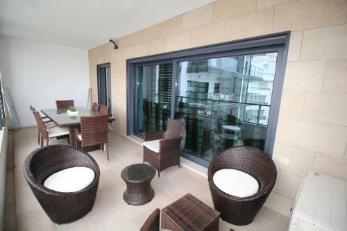 Apartamento T1 Rocha Prime / 1� Linha