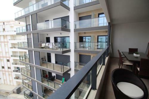 Apartamento T1 Rocha Prime / 1� Linha