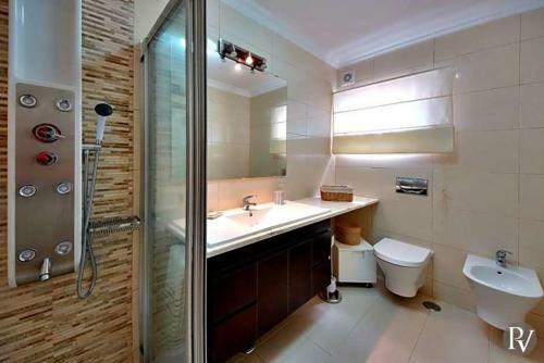 Alvor Villa Sleeps 8 Pool Air Con Wifi