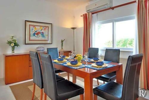 Alvor Villa Sleeps 8 Pool Air Con Wifi