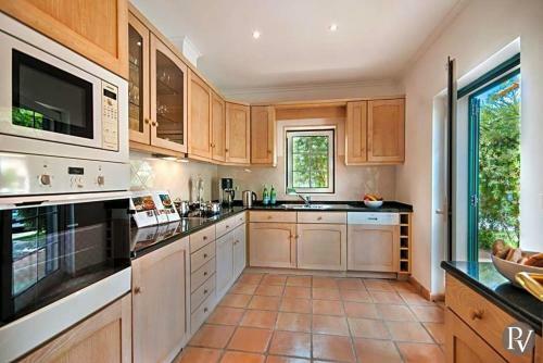 Quinta Do Lago Villa Sleeps 4 Pool