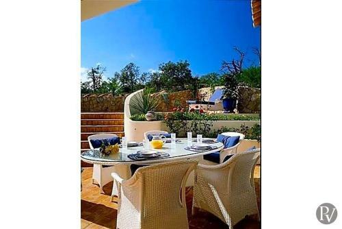 Salema Villa Sleeps 6 Pool