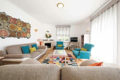Salema Villa Sleeps 8 Air Con Wifi