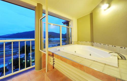 Hotel Boathaven Spa Resort