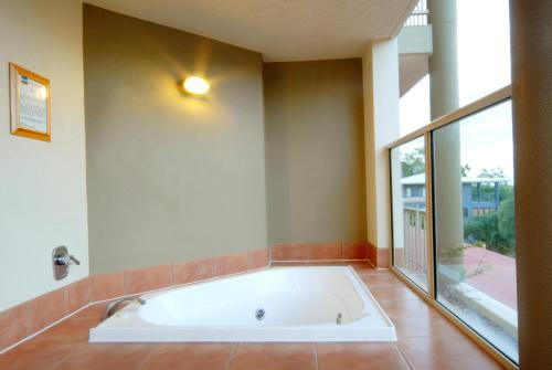 Hotel Boathaven Spa Resort