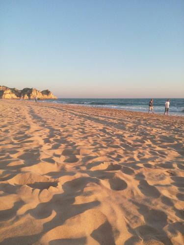 Beachfront Apartment In Praia Da Salema