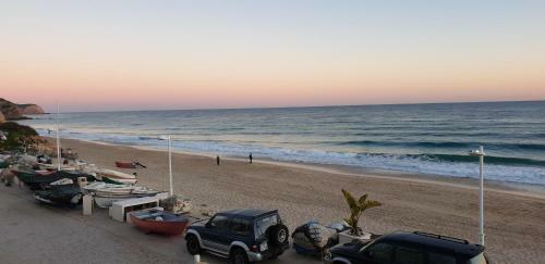 Beachfront Apartment In Praia Da Salema