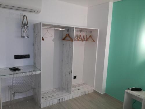 Hostal By The Beach