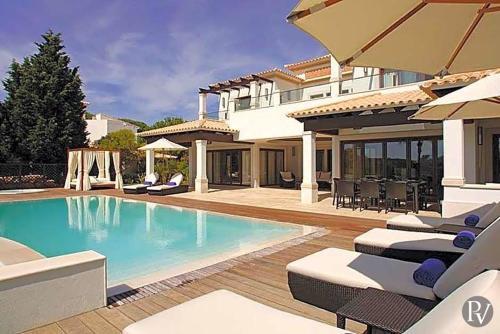 Olhos De Agua Villa Sleeps 8 Pool Air Con Wifi