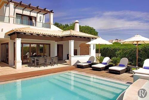 Olhos De Agua Villa Sleeps 8 Pool Air Con Wifi