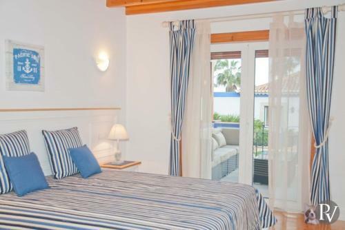 Olhos De Agua Villa Sleeps 10 Pool Air Con Wifi