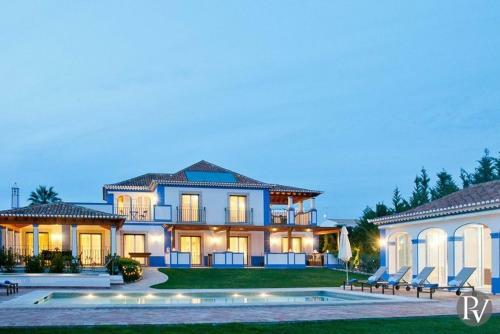 Olhos De Agua Villa Sleeps 10 Pool Air Con Wifi