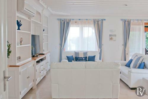 Olhos De Agua Villa Sleeps 10 Pool Air Con Wifi