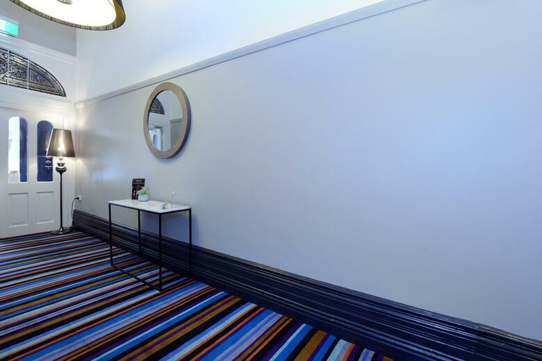 Hotel Macleay Lodge