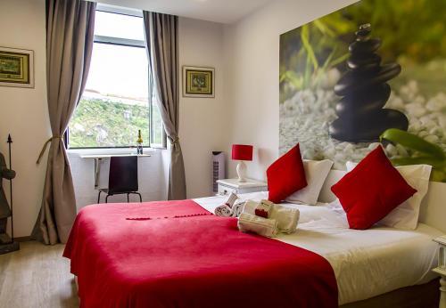 Hostal Royal Suites Riverview By Homing