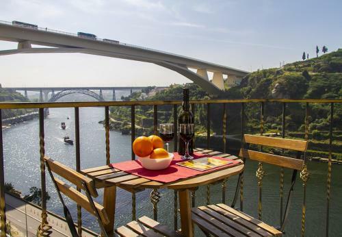 Hostal Royal Suites Riverview By Homing