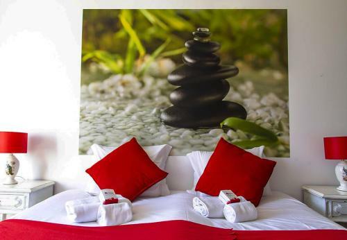 Hostal Royal Suites Riverview By Homing