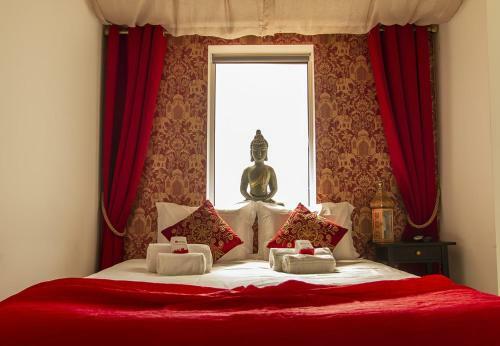 Hostal Royal Suites Riverview By Homing