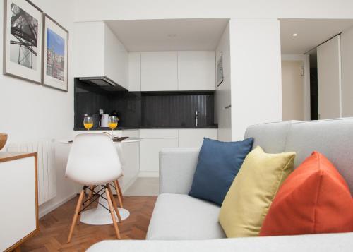 White Almada Oporto Apartments