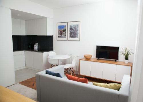 White Almada Oporto Apartments