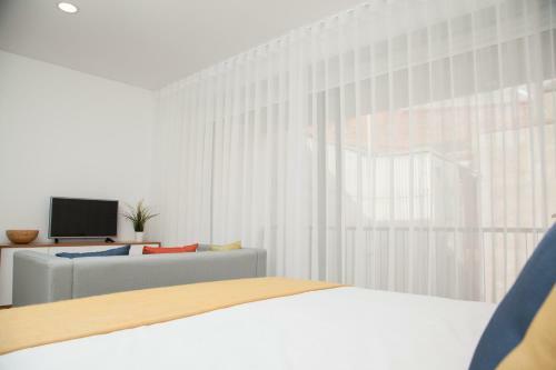 White Almada Oporto Apartments