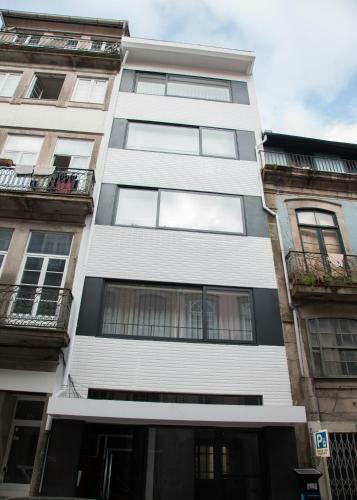 White Almada Oporto Apartments