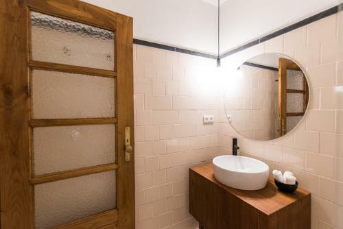 Lovelystay - Central Secret Apartment
