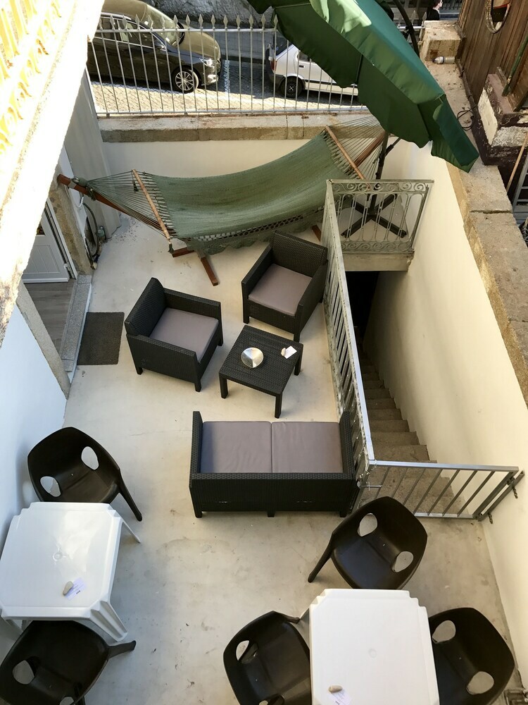 Urban Garden Porto Central Hostel