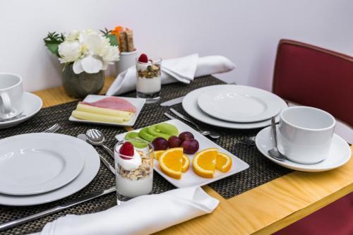 Hostal Ribeiredge Guest House