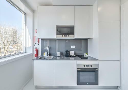 Bo - Julio Dinis * Apartments