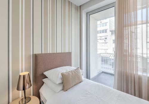 Bo - Julio Dinis * Apartments