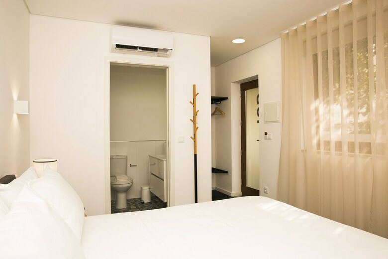 Hostal Bo - �lvares Cabral Guesthouse