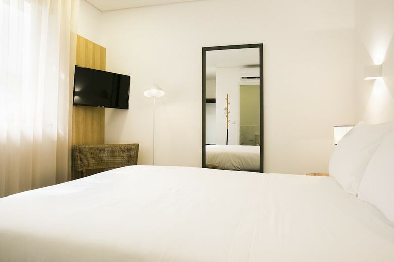 Hostal Bo - �lvares Cabral Guesthouse