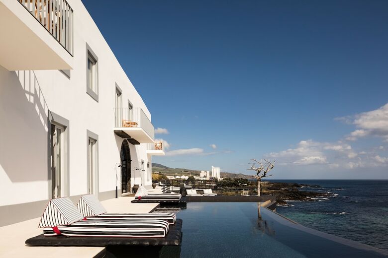 Hotel White Exclusive Suites & Villas