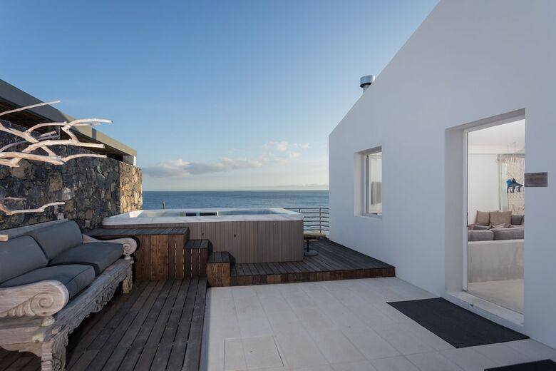 Hotel White Exclusive Suites & Villas