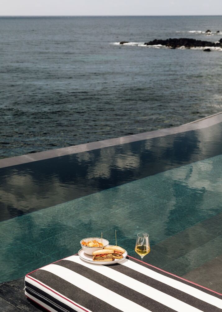 Hotel White Exclusive Suites & Villas