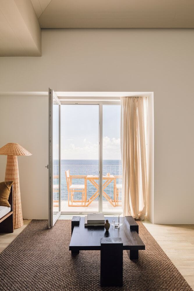 Hotel White Exclusive Suites & Villas