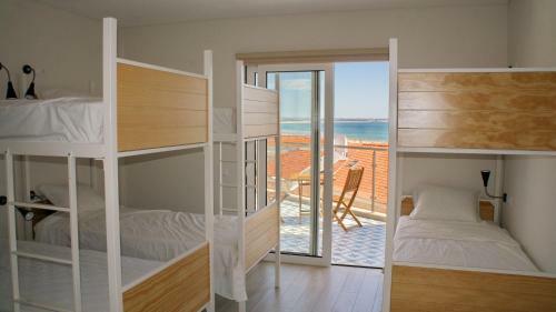 Topcity Hostel & Suites