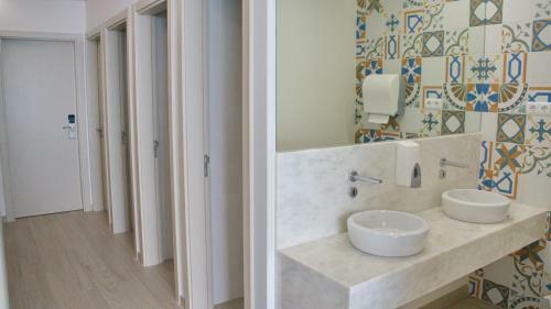 Topcity Hostel & Suites
