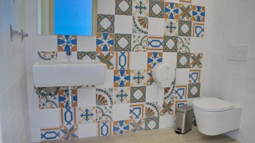 Topcity Hostel & Suites