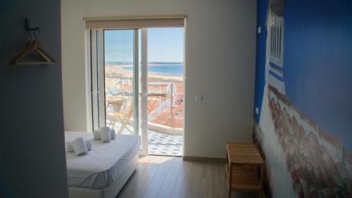 Topcity Hostel & Suites