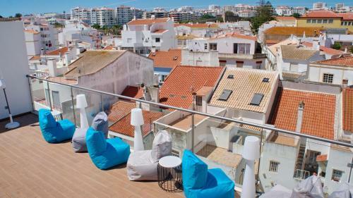 Topcity Hostel & Suites