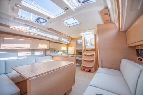 A Yacht In The City