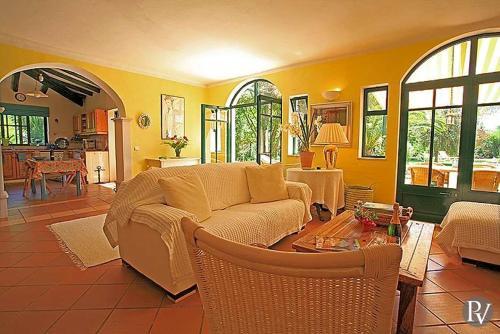 Lagos Villa Sleeps 10 Pool Air Con Wifi