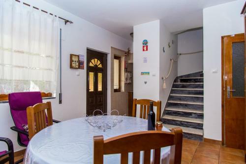 Akivillas Lagos Rose