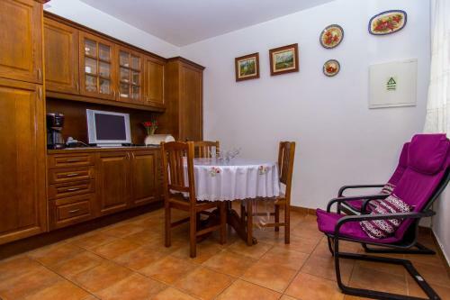Akivillas Lagos Rose
