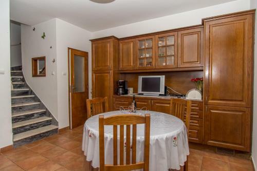 Akivillas Lagos Rose