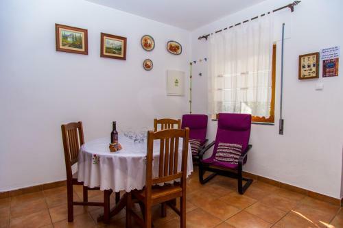 Akivillas Lagos Rose
