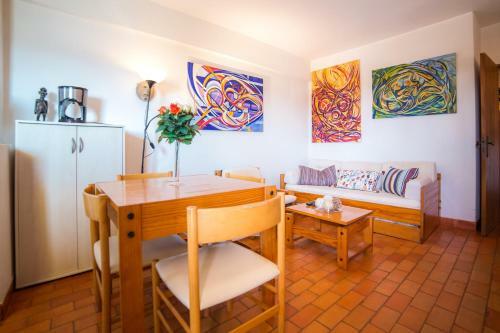 A02 - 1 Bed Apartment With Pool